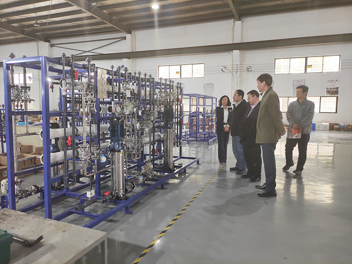 外資協(xié)會(huì)領(lǐng)導(dǎo)參觀生產(chǎn)車(chē)間