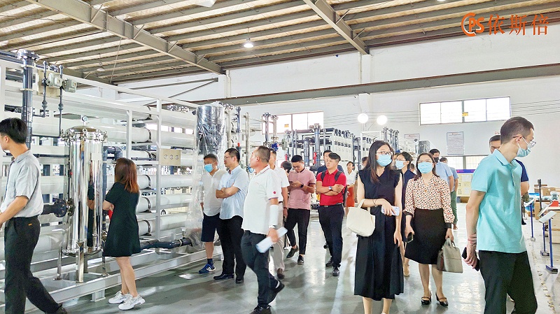 蘇州市科技局領(lǐng)導(dǎo)及市發(fā)展促進(jìn)會(huì)產(chǎn)業(yè)協(xié)會(huì)蒞臨依斯倍參觀指導(dǎo)